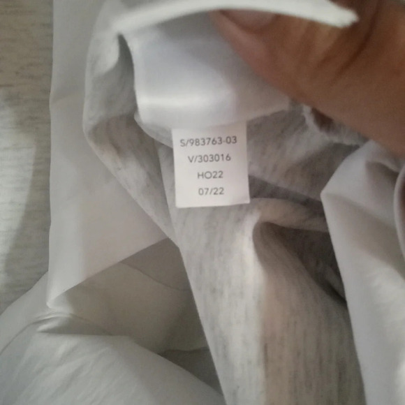 Athleta Women's Gray Gallery Hoodie Top Lightweight Soft Size Small - Picture 10 of 10